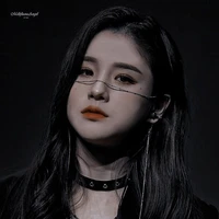Aurelia Agatha (kakak angkat Queen)