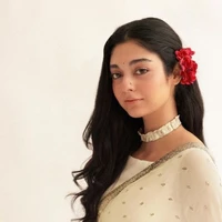 Savi Carter²⁸{wife of Noah}