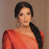 Disha Smith²⁷(wife of liam )