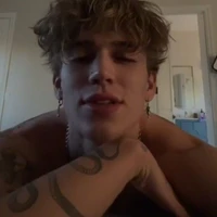 Lucas  -/26 años/-
