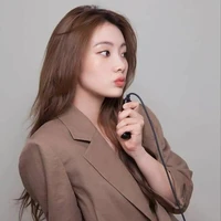 Kim Lucy[3]