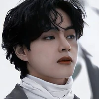 𝙺𝚒𝚖 𝚃𝚊𝚎𝚑𝚢𝚞𝚗𝚐~