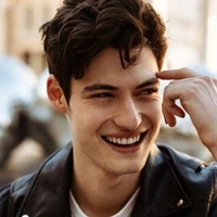 𝗡𝗶𝗰𝗼𝗹𝗮𝘀 𝗪𝗵𝗶𝘁𝗺𝗼𝗿𝗲