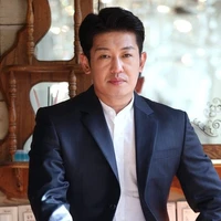 Mr Kim