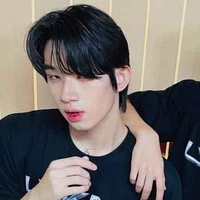 ฮง(พ.อ2)😏❄️