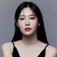 Min Yoora (thv. Right-hand)