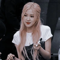 shim Rose (Ibu Jake)