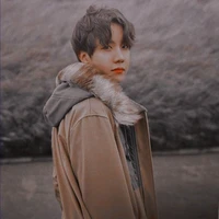 Lee Hoseok (Papi Heeseung & Yujin)
