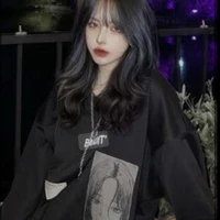 แอนนี่:รุ่นพี่ทีสนิทกับพอ.+พี่นางเอก💞🌚