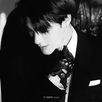เเบล็ค . Black