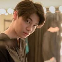 เดย์_(เพื่อนพระเอก)ธีรภัทร์