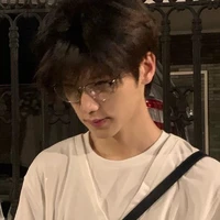 อาทิตย์ [เพื่อน พ.อ+ใส่แว่น]