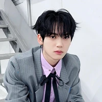 Han Yujin (step-brother of Hwa)