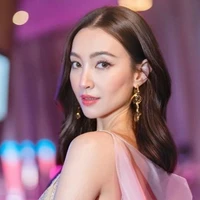 มิ้นท์ ( ตระกูลหงส์ดำ +  แม่นอ. )