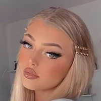 Cassandra(belle sœur) Naomi