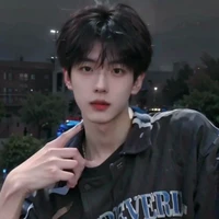 อเดล|พระเอก