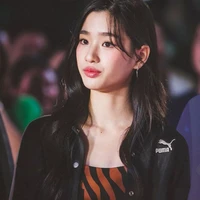 เจน  กระหรี่