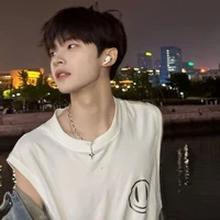 ลุค{น้องเล็ก+พอ.}