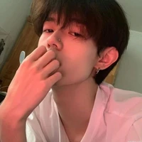 ลีโอ{น้องกลาง+พอ.}