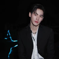 ไบร์ท ( เวทย์ไฟ 🔥 พอ. )