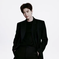 ทัศ(พ่อของ ควีน)