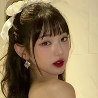 wooyoung (amiga de IU)