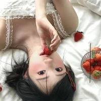 นีน่า [ สตอ + ชะนี ]