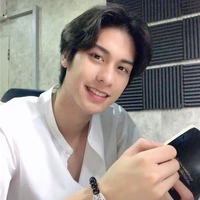เจมส์ ( พระเอกในนิยาย )