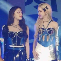 เทพีองค์คู่ผู้รักษาประตู