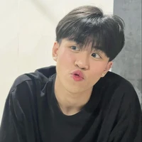 ยูริ🤍(พี่ พ.อ)