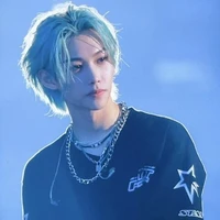 •Felix•