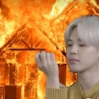 Your beautiful author 💅✨