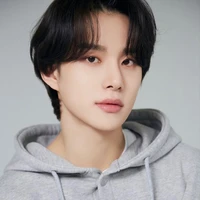Huang Jungwoo ° Mama