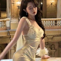 พลอย : พี่นางเอก