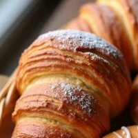 Random croissant