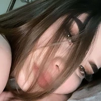 Alice/ melhor amiga da Ju