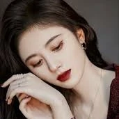 ลดา(นางเอก)+น้องสาวไม่แท้ของพระเอก