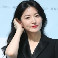 Evelyn Valeria (Mama Elisa)