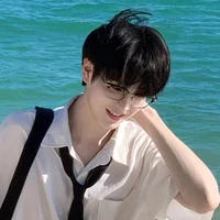 กาย//พี่ชานพ.อ.+พี่คนกลาง
