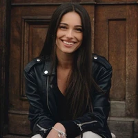 Lily Miller (John sis)