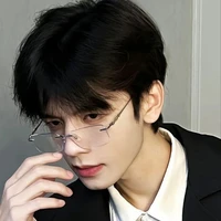 เอลฟรัน//พระเอก