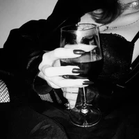 เอมิลี่🍷[เเม่ พอ.]