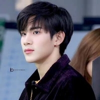 เดย์เลิฟ_👑🌻(นายเอก)