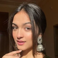 Anusri Singhania/Ml older sis