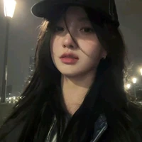 พลอย👑