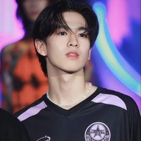 โฟร์(เพื่อน น.อ)