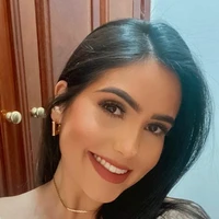 mãe da larisa (Priscila)