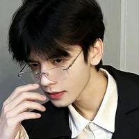 ลีโอ (คนที่เก็บณิชาและพี่น้องไม่แท้มา)