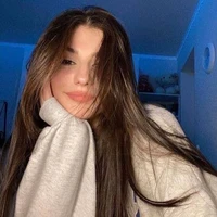 Layza bernet(hermana mayor)