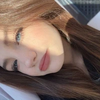 lisae bernet (hermana menor)